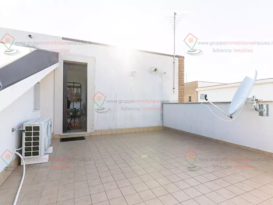 Immagine 27 di Casa bifamiliare in vendita  a Siracusa