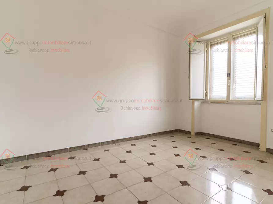 Immagine 12 di Trilocale in vendita  a Siracusa