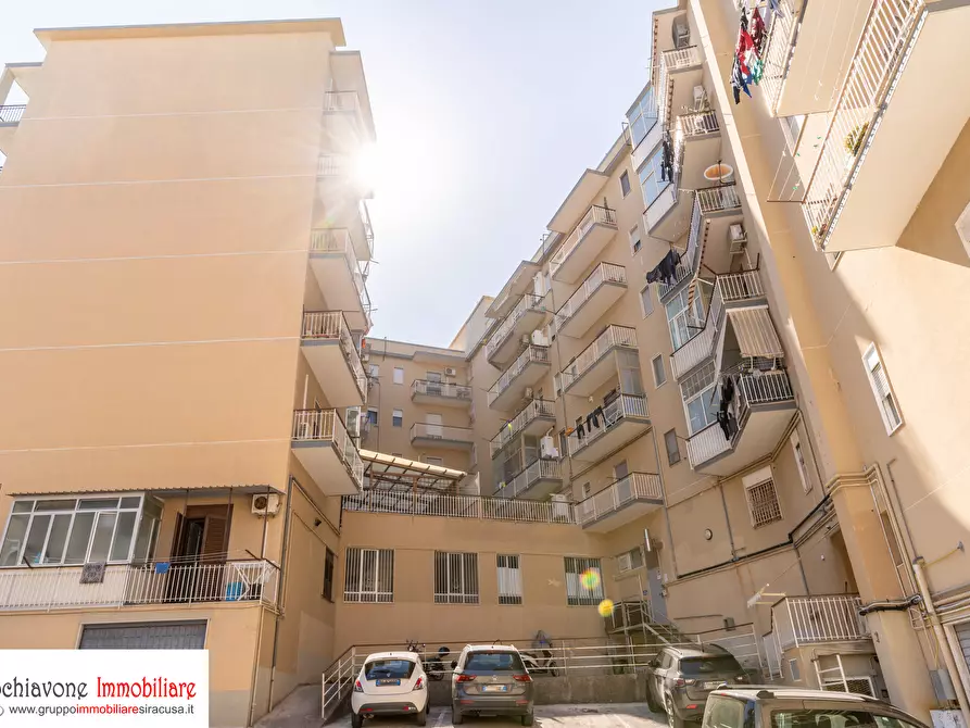 Immagine 35 di Pentalocale in vendita  a Siracusa