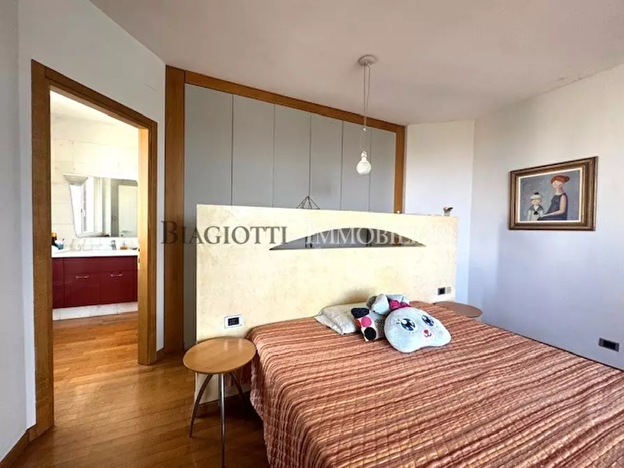 Immagine 28 di Villa in vendita  a Livorno