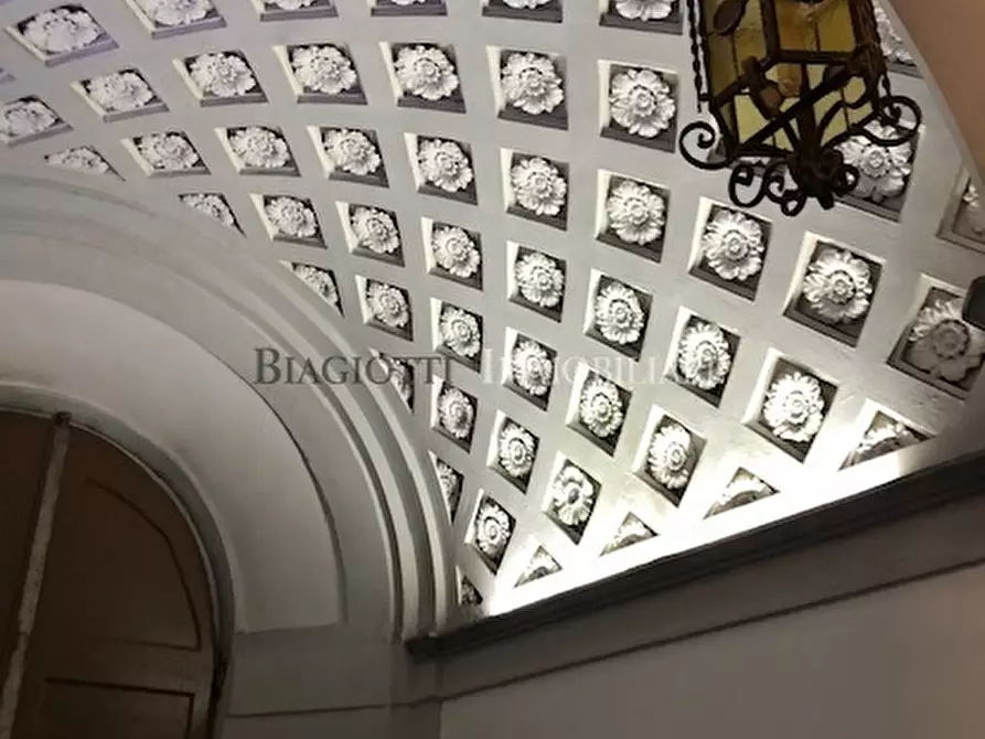 Immagine 20 di Pentalocale in vendita  in via del fante a Livorno