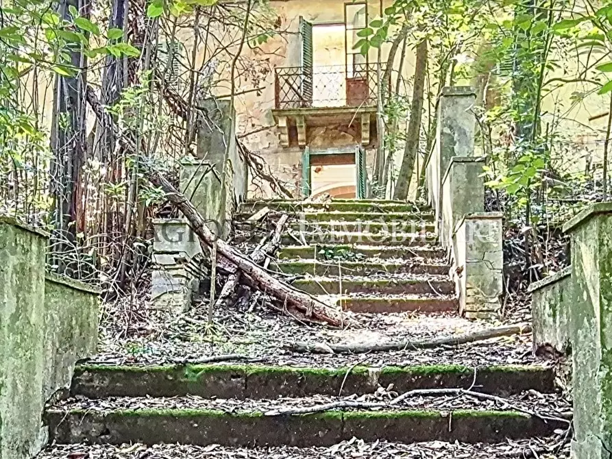 Immagine 34 di Rustico / casale in vendita  a Livorno