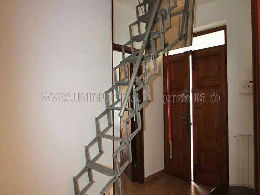 Immagine 22 di Casa indipendente in vendita  a Sarzana