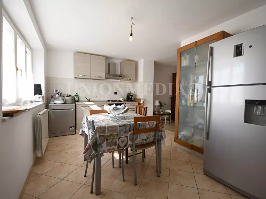 Immagine 11 di Casa semindipendente in vendita  in via triboli a Sarzana