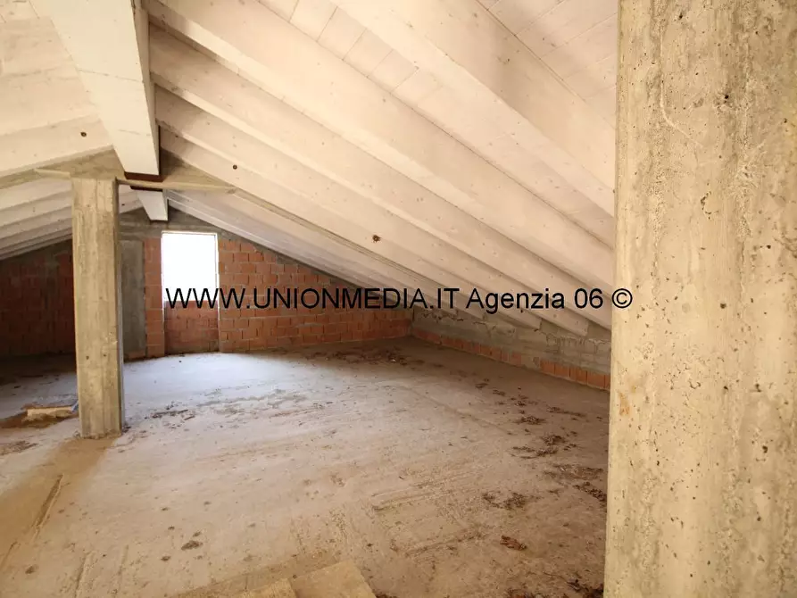 Immagine 2 di Casa indipendente in vendita  a Vezzano Ligure