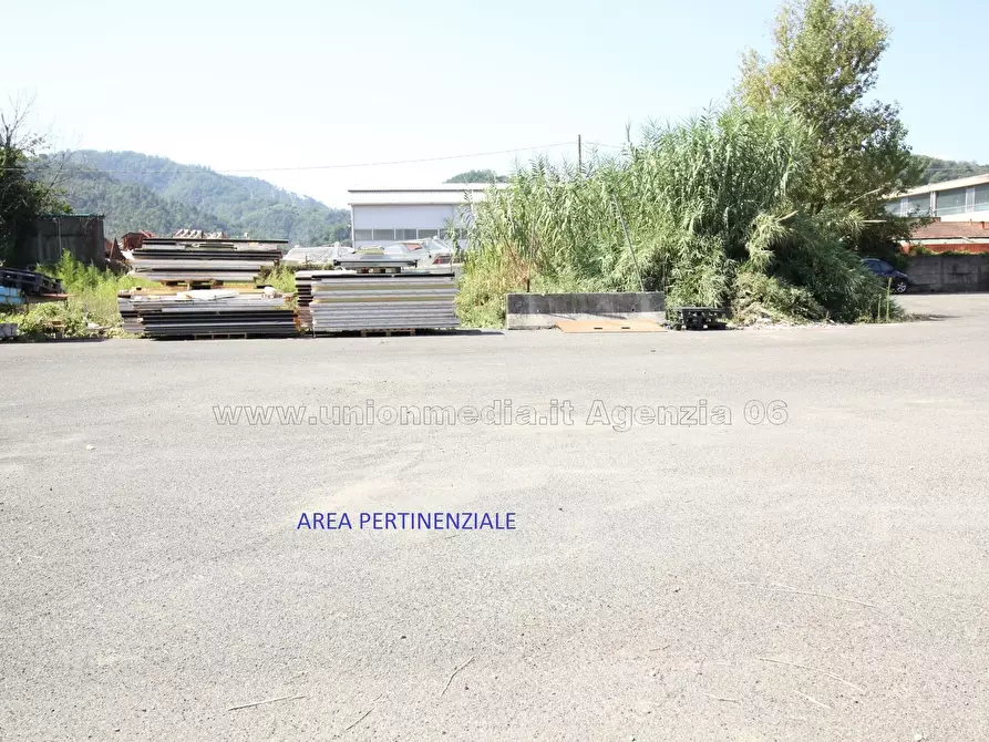Immagine 5 di Capannone industriale in vendita  a La Spezia