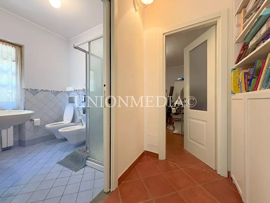 Immagine 18 di Villa in vendita  in Viale Vittorio Alfieri a Fosdinovo