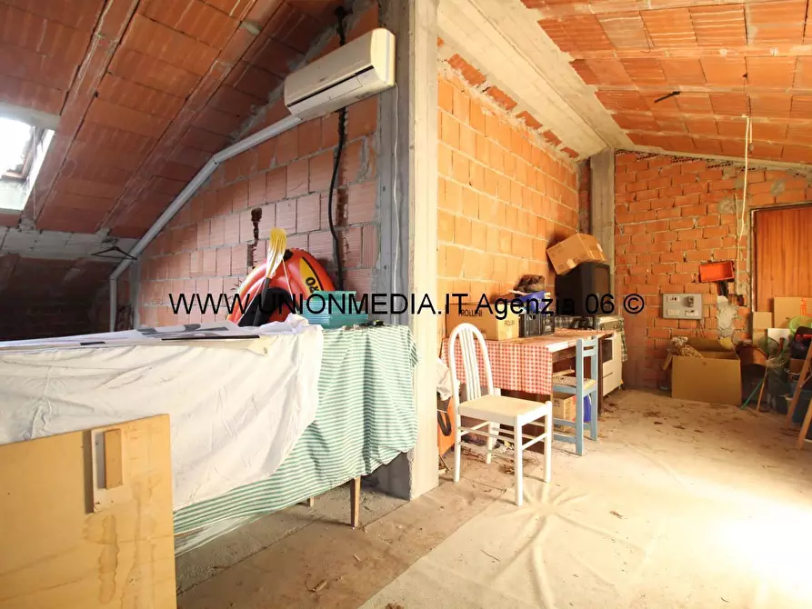 Immagine 21 di Attico in vendita  a Massa