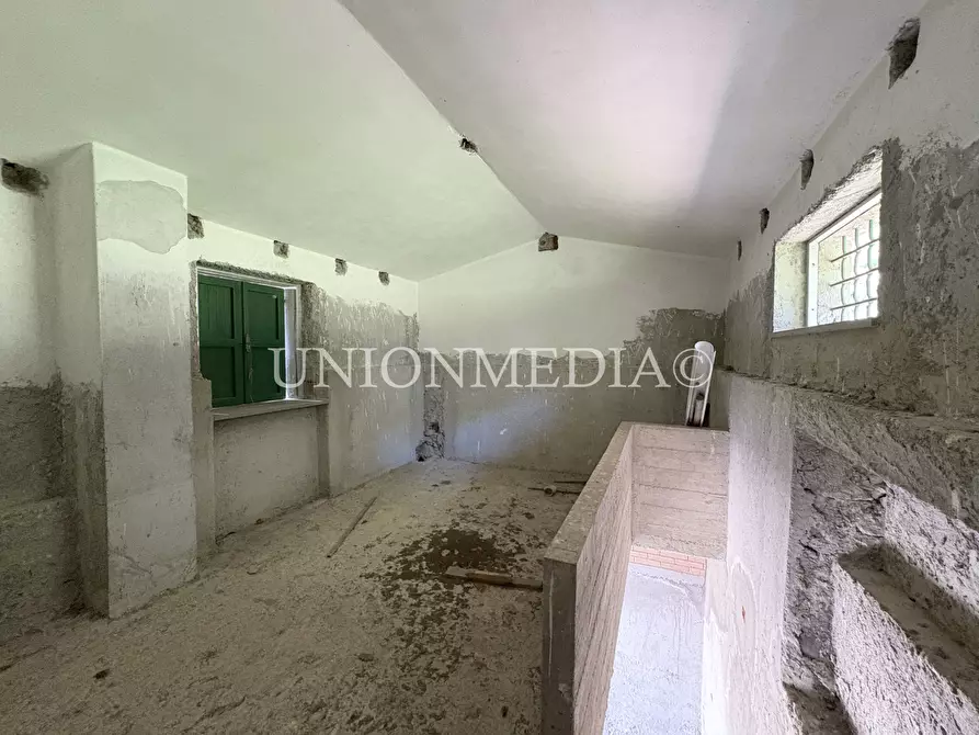 Immagine 23 di Rustico / casale in vendita  in via carignano a Fosdinovo