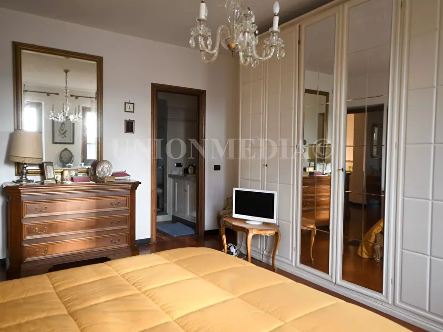 Immagine 24 di Villa in vendita  in Via caniparola a Fosdinovo