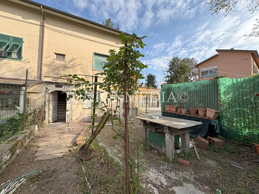 Immagine 3 di Casa semindipendente in vendita  in Viale Vittorio Alfieri 26 a Sarzana