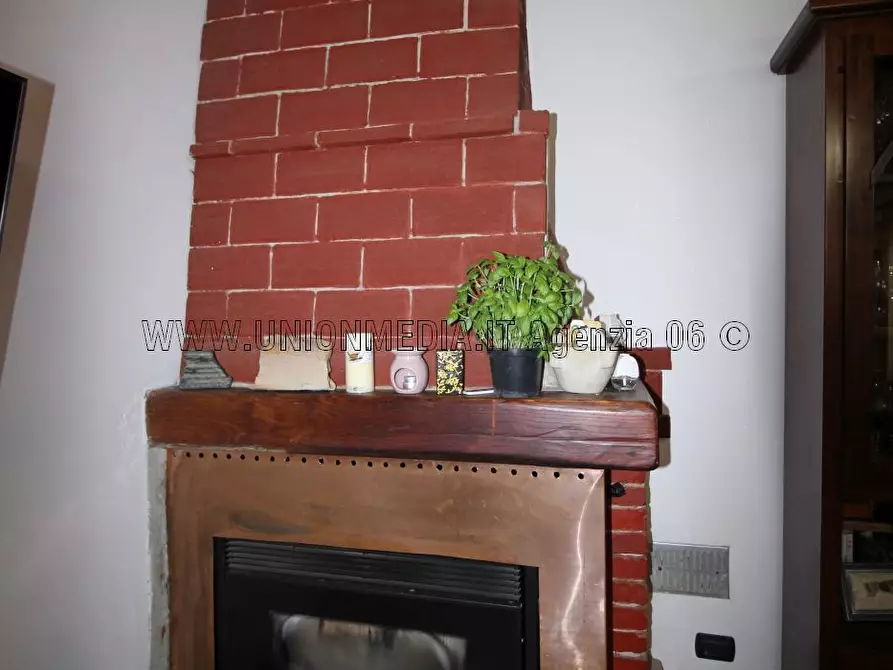 Immagine 3 di Casa indipendente in vendita  a Ortonovo