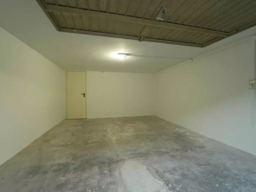 Immagine 21 di Quadrilocale in vendita  in Via Bottone 21 a Santarcangelo Di Romagna