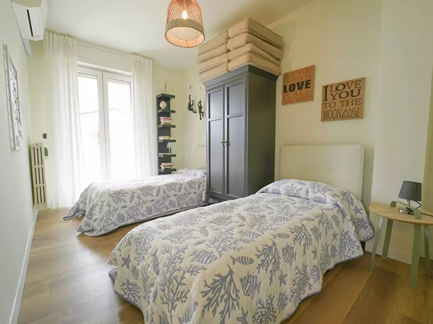 Immagine 24 di Quadrilocale in vendita  in Viale D'Annunzio 183/a a Riccione