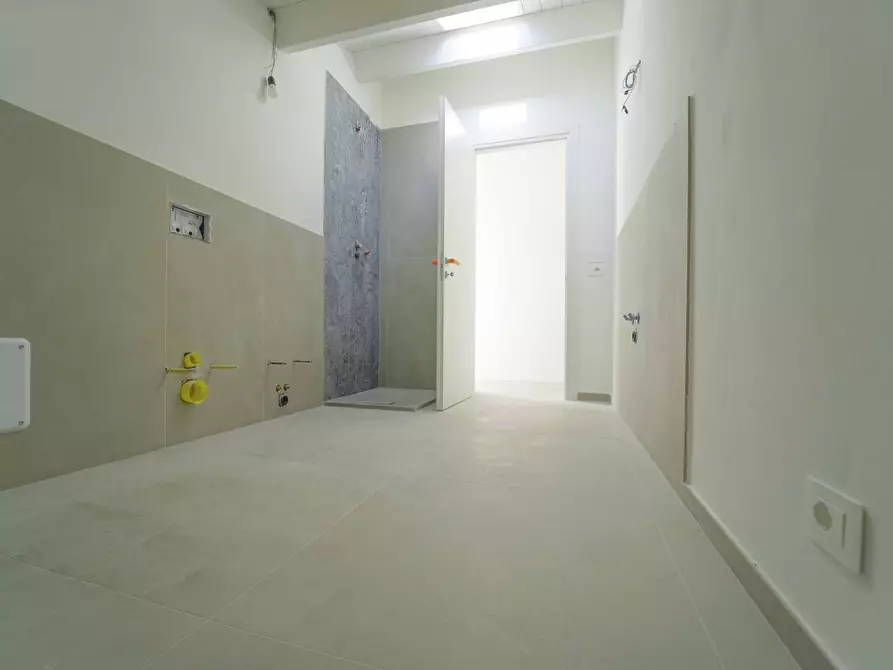 Immagine 12 di Quadrilocale in vendita  in Via Niccolò Tommaseo 100 a Rimini