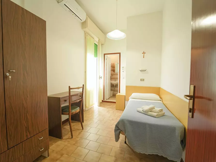 Immagine 25 di Palazzo in vendita  in Via Publio Virgilio Marone a Bellaria-Igea Marina