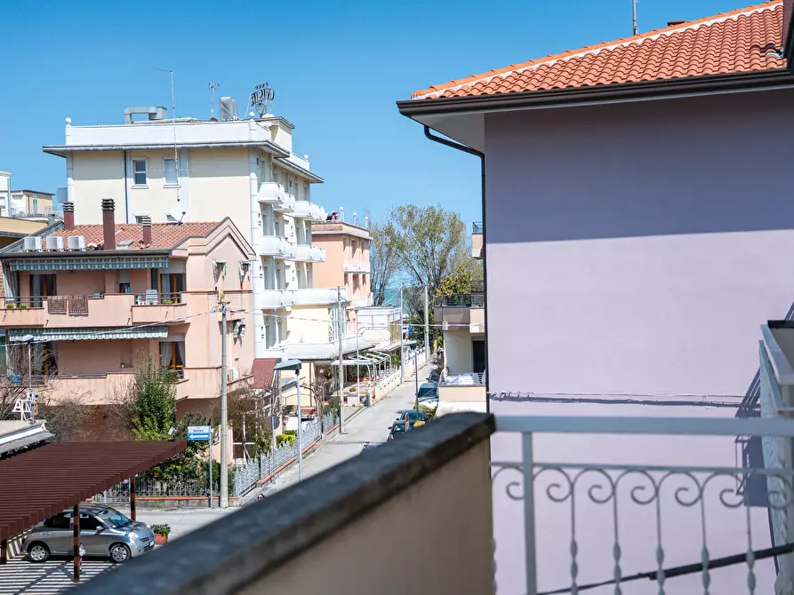 Immagine 42 di Trilocale in vendita  in Viale Piave 23 a Rimini