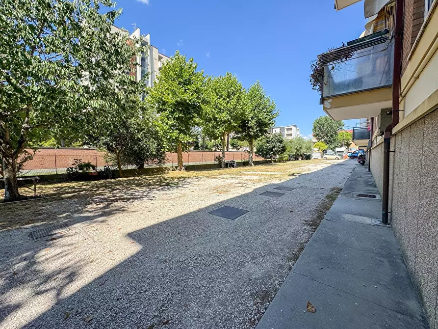 Immagine 29 di Quadrilocale in vendita  in Via del Passero 26 a Rimini