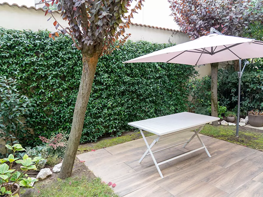 Immagine 16 di Bilocale in vendita  in Viale Catalani 20 a Riccione