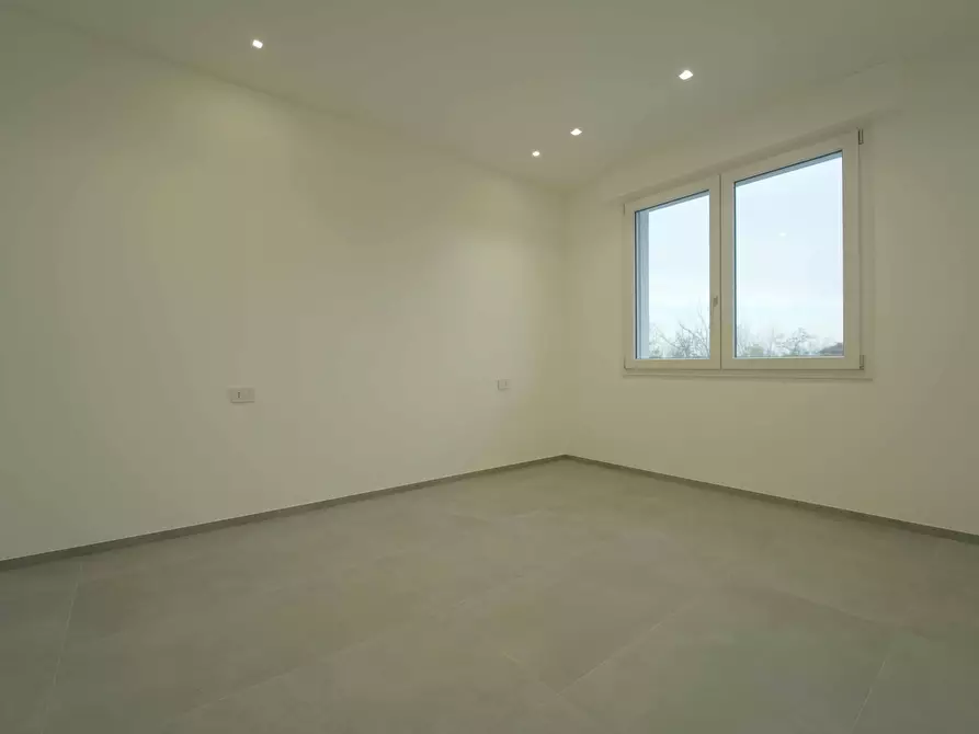 Immagine 18 di Quadrilocale in vendita  in Via Bottone 21 a Santarcangelo Di Romagna