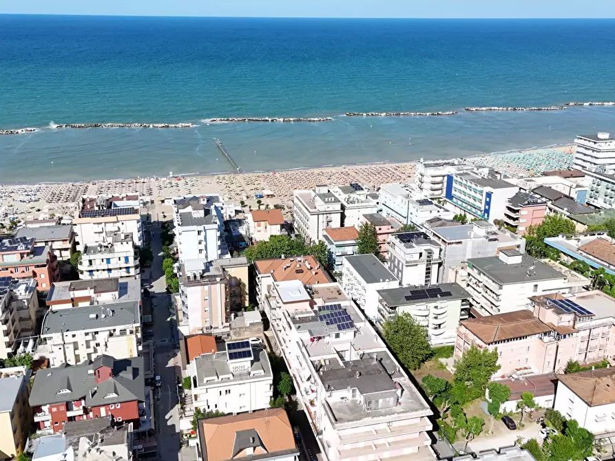 Immagine 2 di Palazzo in vendita  in Via Albio Tibullo 40 a Bellaria-Igea Marina
