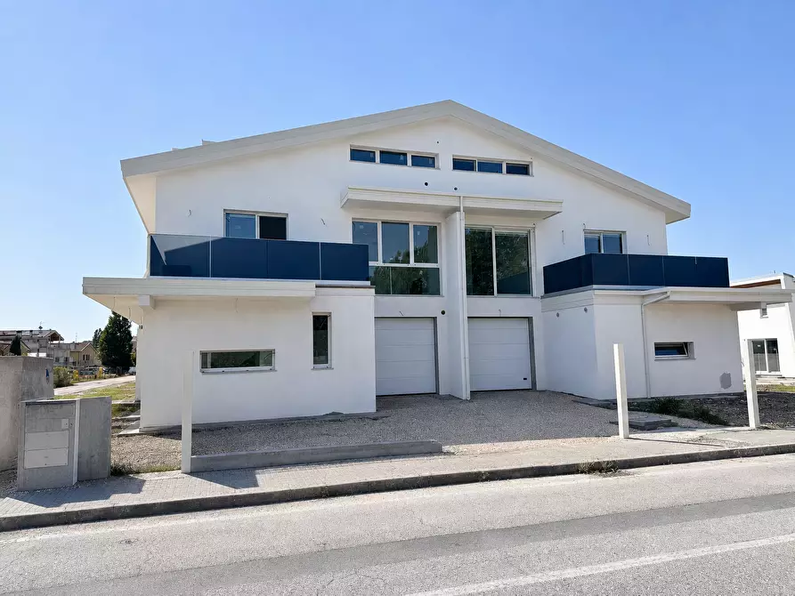 Immagine 3 di Villetta a schiera in vendita  a Rimini