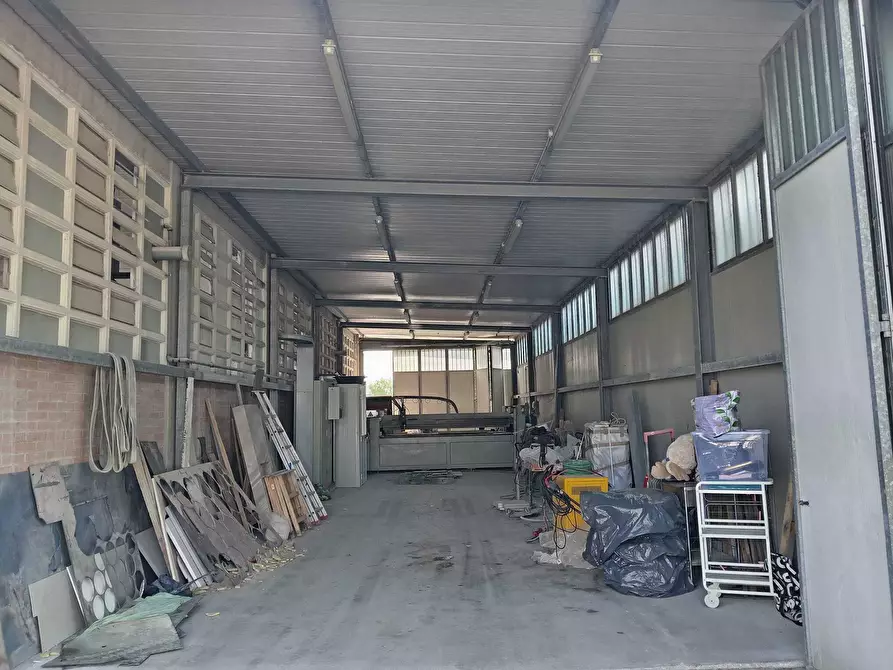 Immagine 2 di Attività artigianale in vendita  in Via Emilia Mariani a Rimini