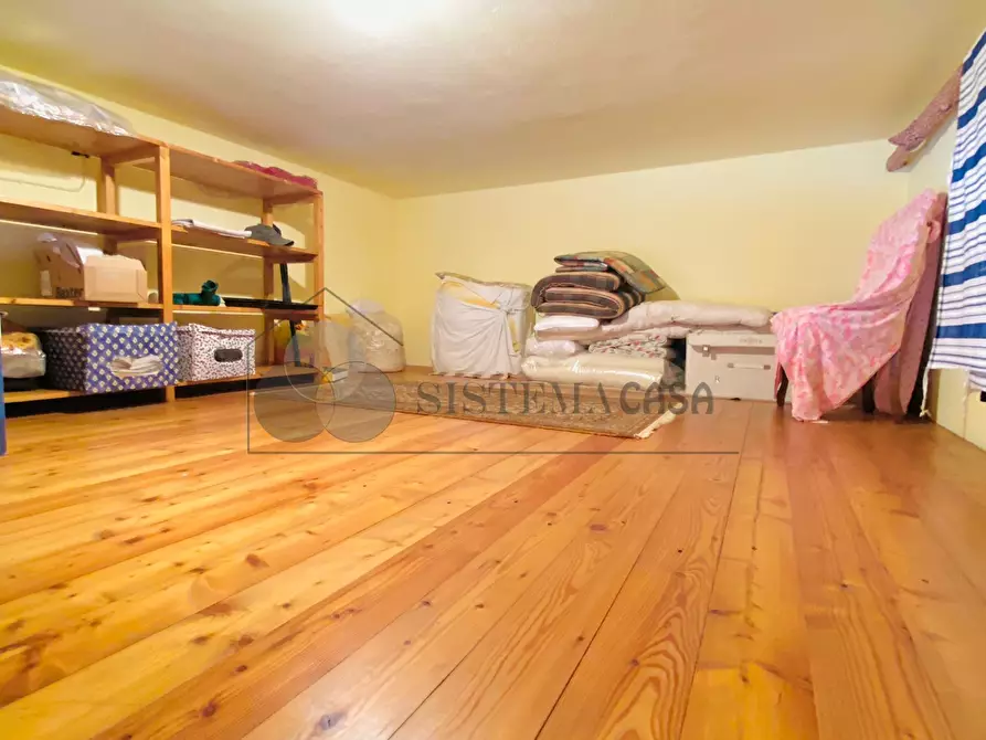 Immagine 24 di Villa in vendita  in Via 1º Maggio 12 a Follo