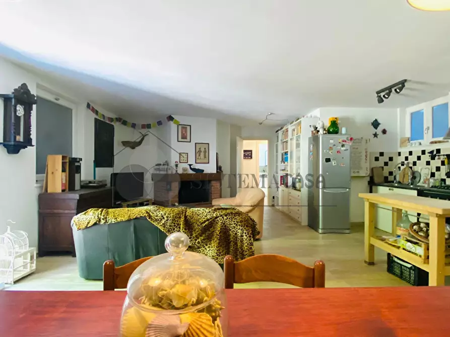 Immagine 47 di Villa in vendita  a Castelnuovo Magra