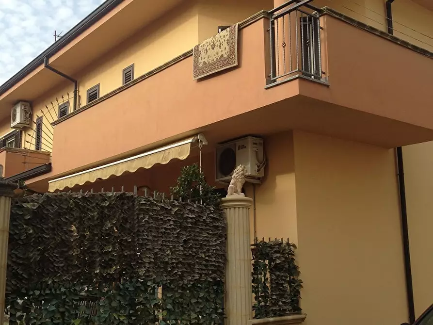 Immagine 1 di Villa in vendita  in via Eduardo Galli a Cassano Allo Ionio