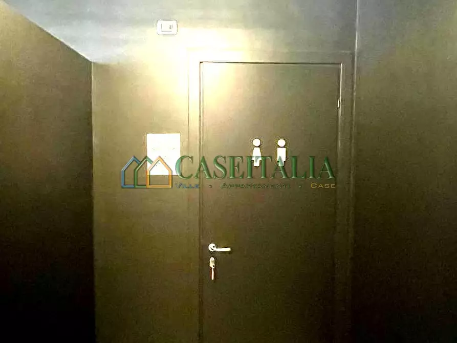 Immagine 15 di Locale commerciale in affitto  in Corso Roma 25 a Moncalieri