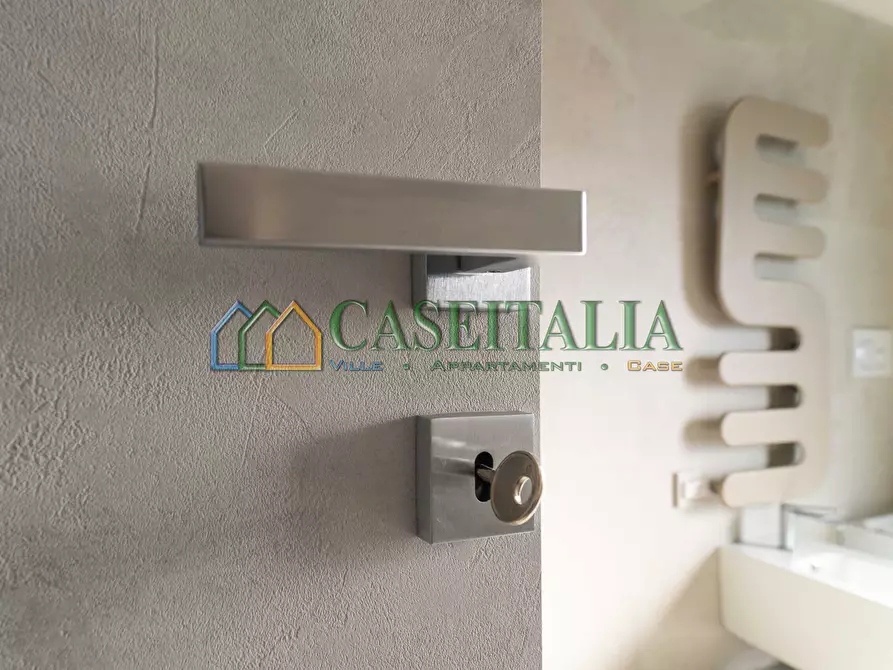 Immagine 11 di Quadrilocale in vendita  a Rivoli