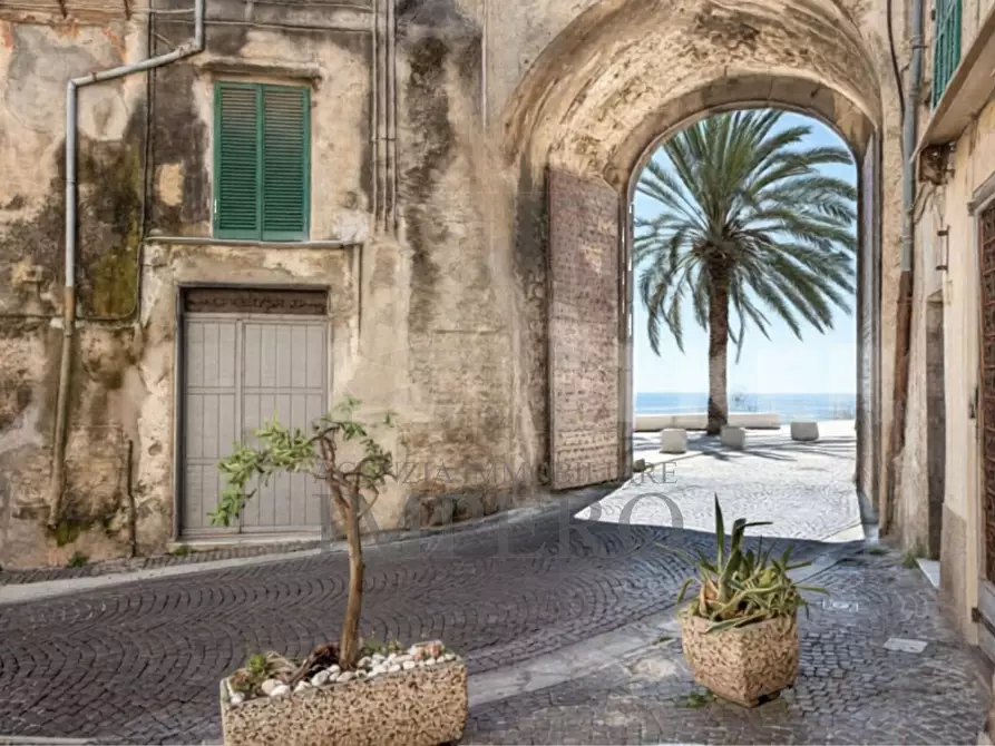 Immagine 25 di Bilocale in vendita  in Salita alle Mura 30 a Ventimiglia