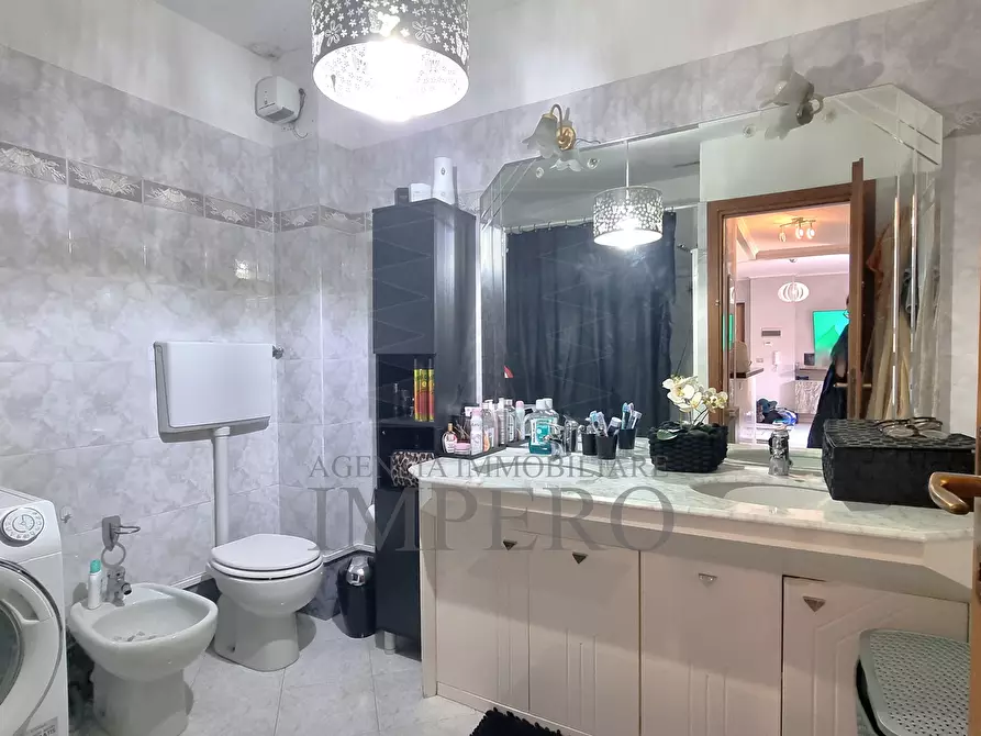 Immagine 12 di Trilocale in vendita  in Corso Limone Piemonte 112 a Ventimiglia