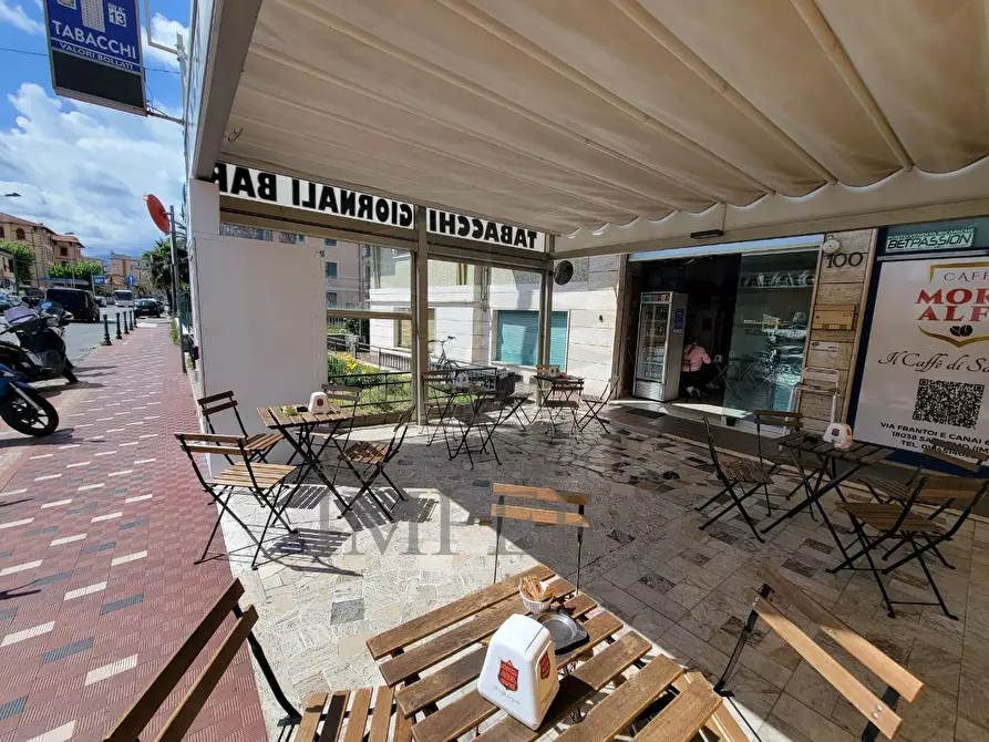 Immagine 1 di Bar / Ristorante in vendita  in Via Aurelia 98 a Bordighera