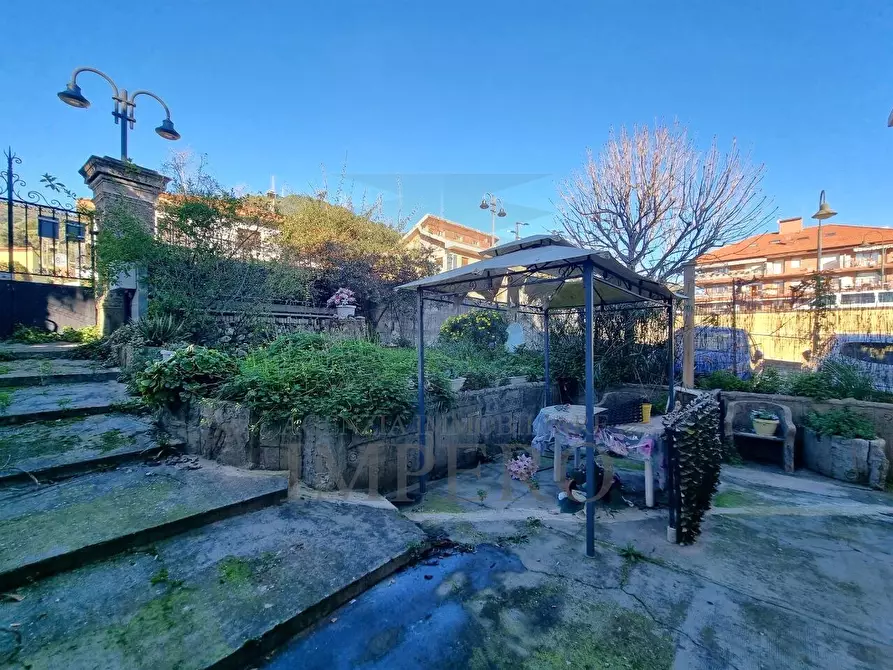 Immagine 14 di Bilocale in vendita  in Piazza Madonna 1 a Camporosso