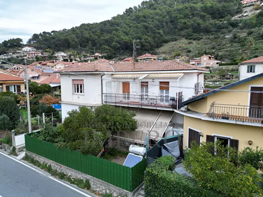 Immagine 32 di Trilocale in vendita  in Via de Amicis 16 a Ventimiglia