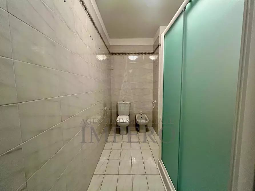 Immagine 23 di Quadrilocale in vendita  in Corso Italia 100 a Bordighera