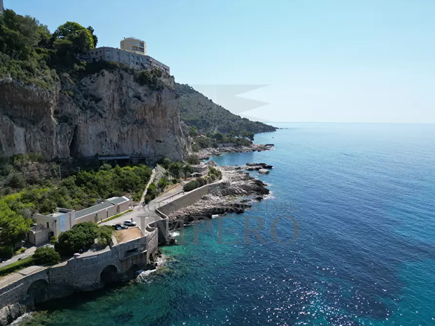 Immagine 19 di Quadrilocale in vendita  in Via Balzi Rossi 7 a Ventimiglia