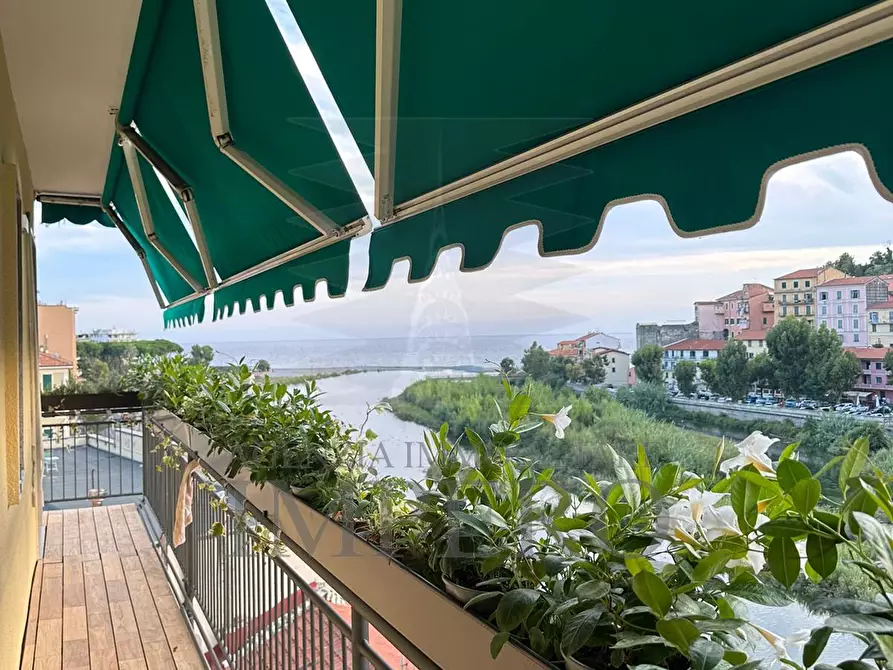 Immagine 25 di Quadrilocale in vendita  in Via Aprosio 2 a Ventimiglia