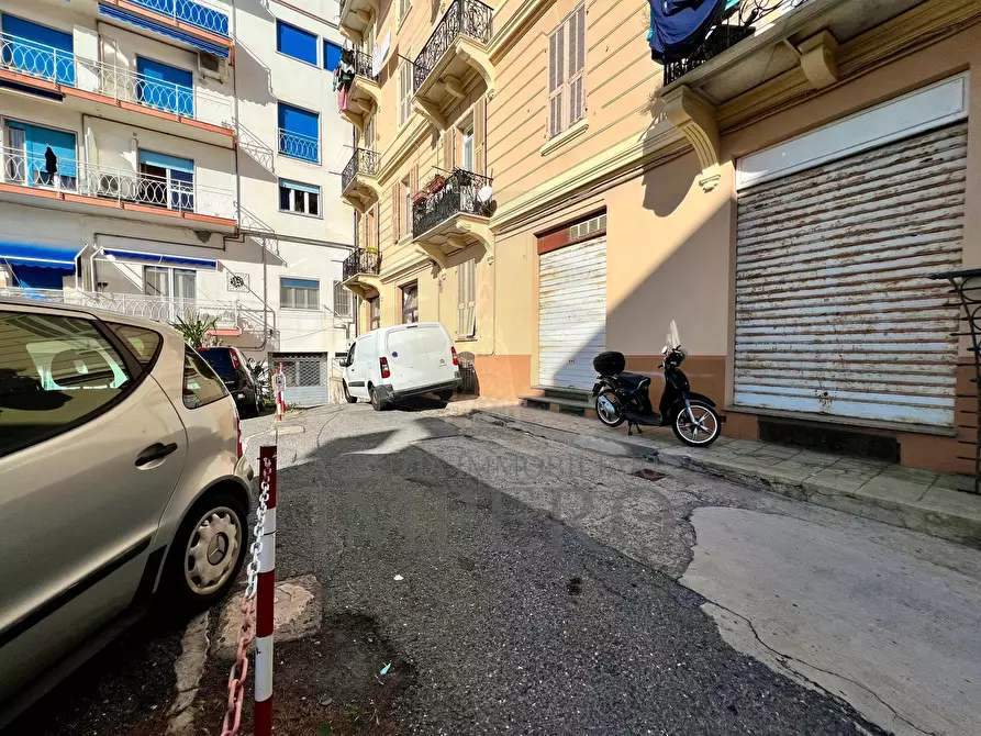 Immagine 19 di Magazzino in vendita  in Via Jean Jonquiere 25 a Ospedaletti