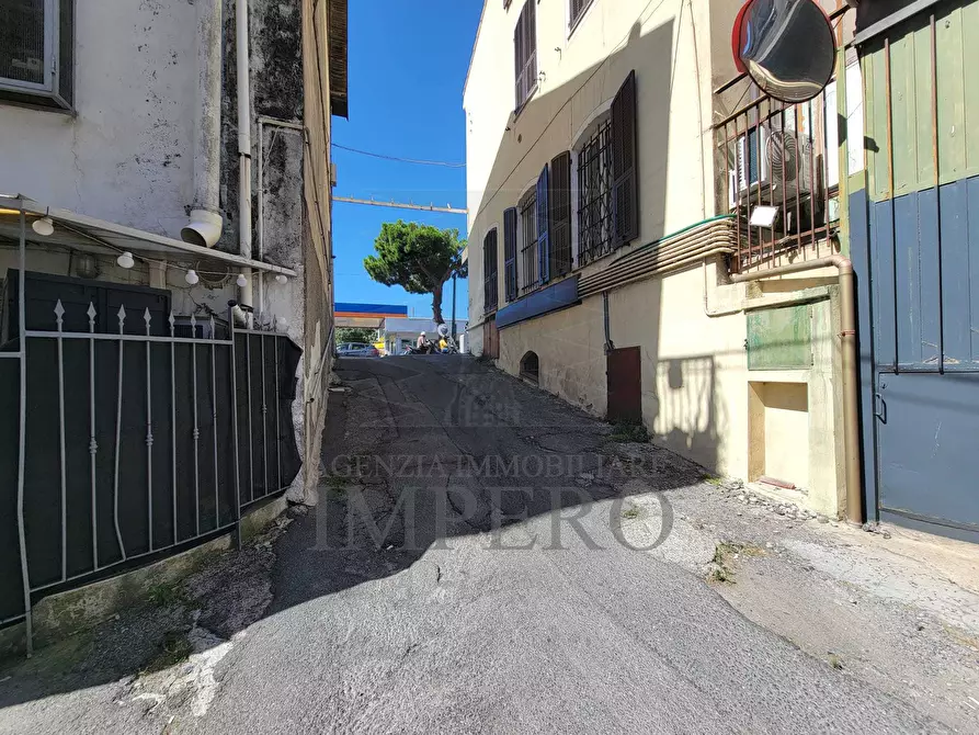 Immagine 9 di Magazzino in vendita  in Strada Statale 1 35 a Camporosso