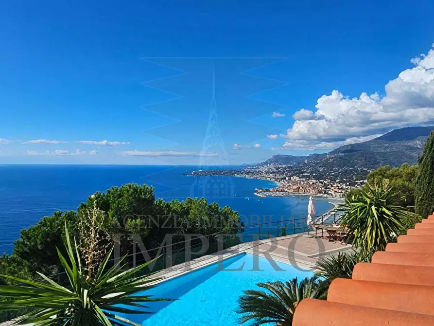 Immagine 41 di Villa in vendita  in Via Woronof a Ventimiglia