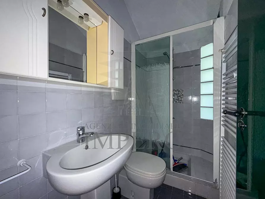 Immagine 16 di Pentalocale in vendita  in Località Gray 14 a Camporosso