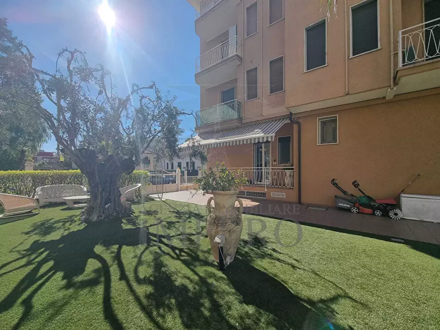 Immagine 8 di Pentalocale in vendita  in Via Gerolamo Rossi 15 a Bordighera