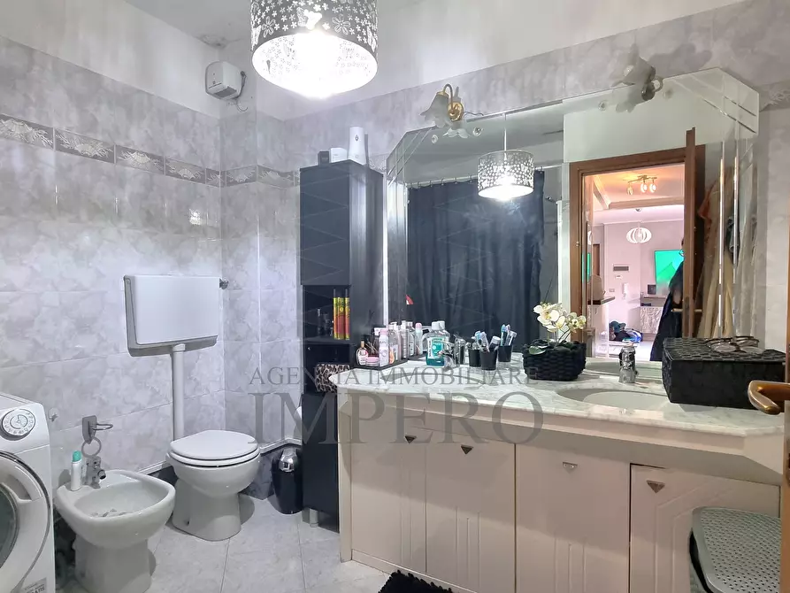 Immagine 12 di Trilocale in vendita  in Corso Limone Piemonte 112 a Ventimiglia