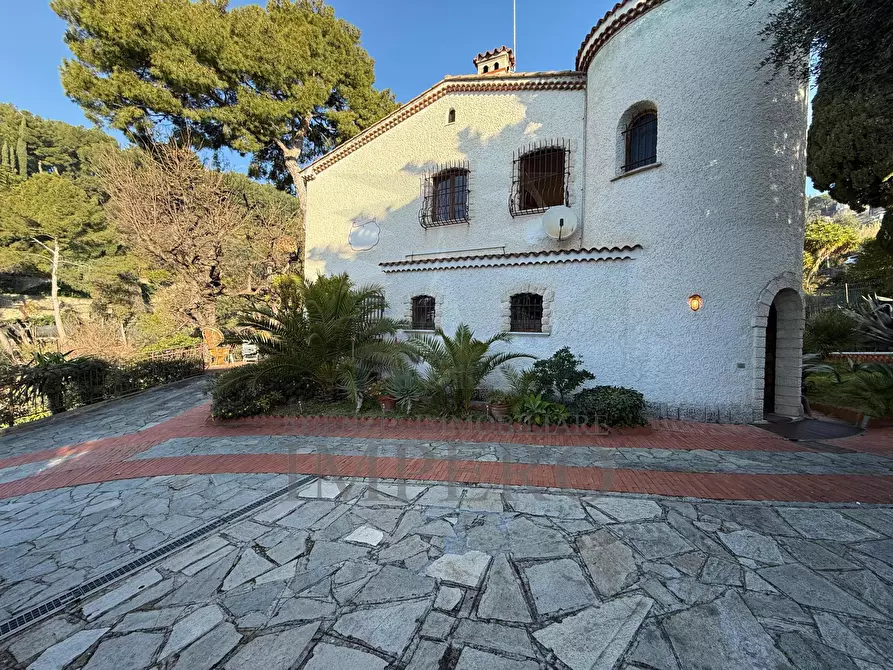 Immagine 30 di Villa in vendita  in Via Vincenzo Gioberti 11 a Bordighera