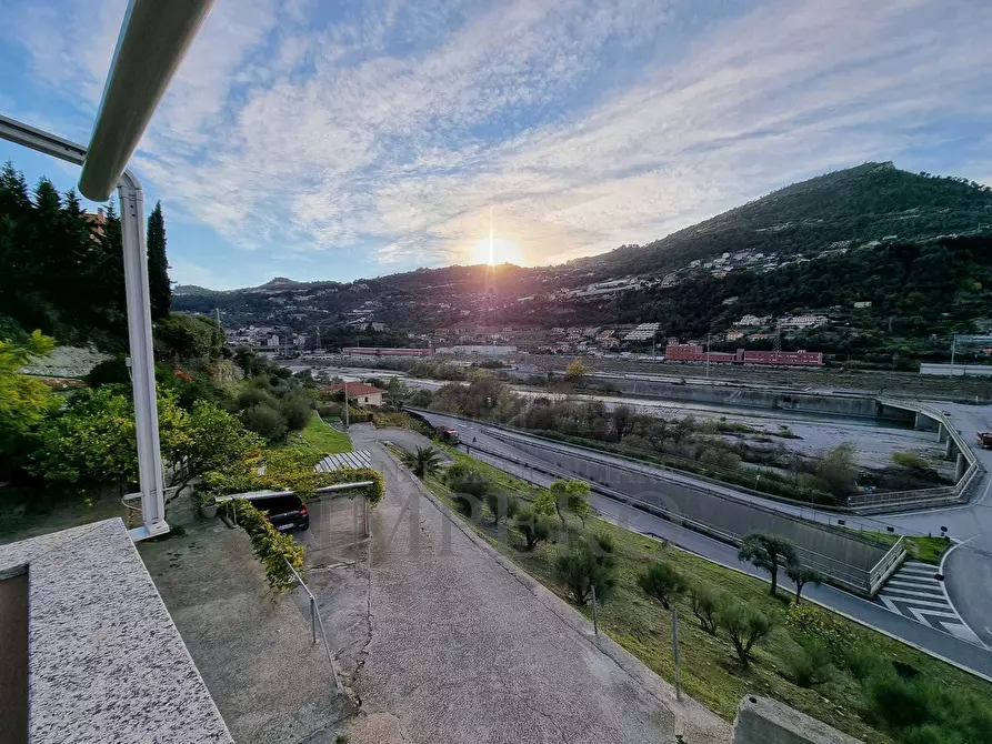 Immagine 19 di Villa in vendita  in Corso Limone Piemonte 174 a Ventimiglia
