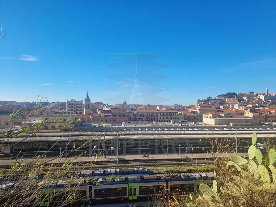 Immagine 9 di Locale commerciale in vendita  in Via San Secondo 35D a Ventimiglia