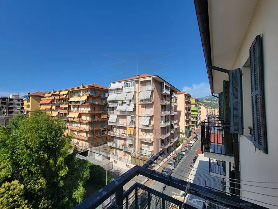 Immagine 18 di Trilocale in vendita  in Corso Genova 82 a Ventimiglia